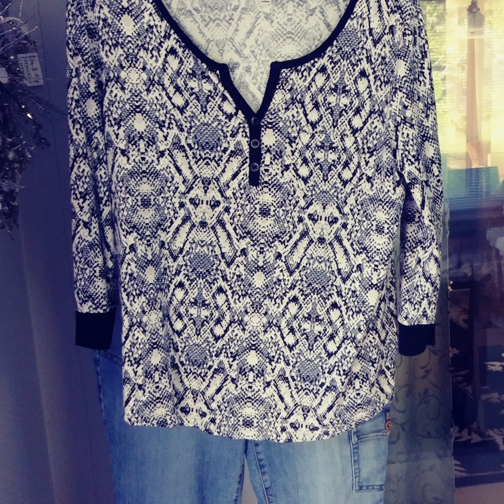 Jones New York Ladies Medium Top